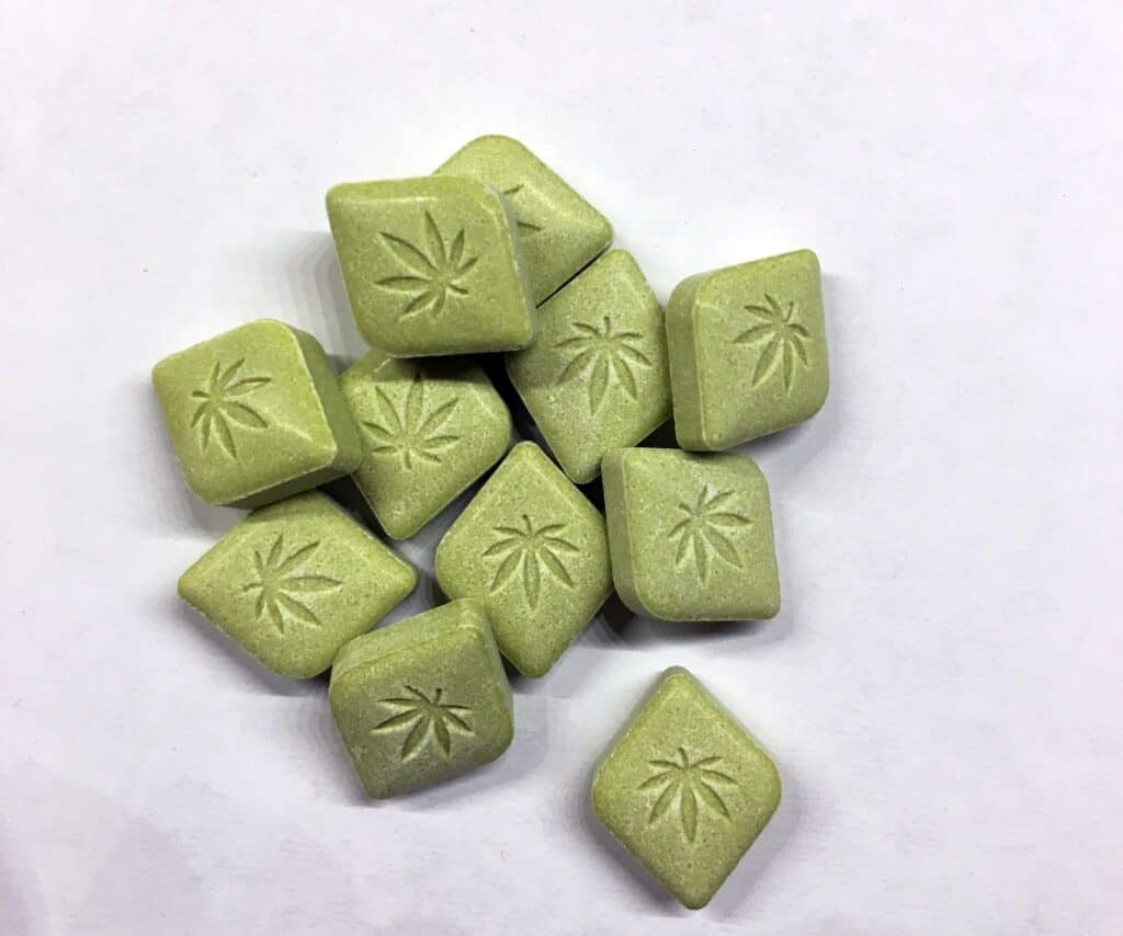 Delta 8 Edibles vs Vaping - What Are The Major Differences? 1 delta 8 edibles vs vaping what is best